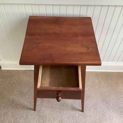 UBL567 Shaker Style Wooden Nightstand Table with Drawer