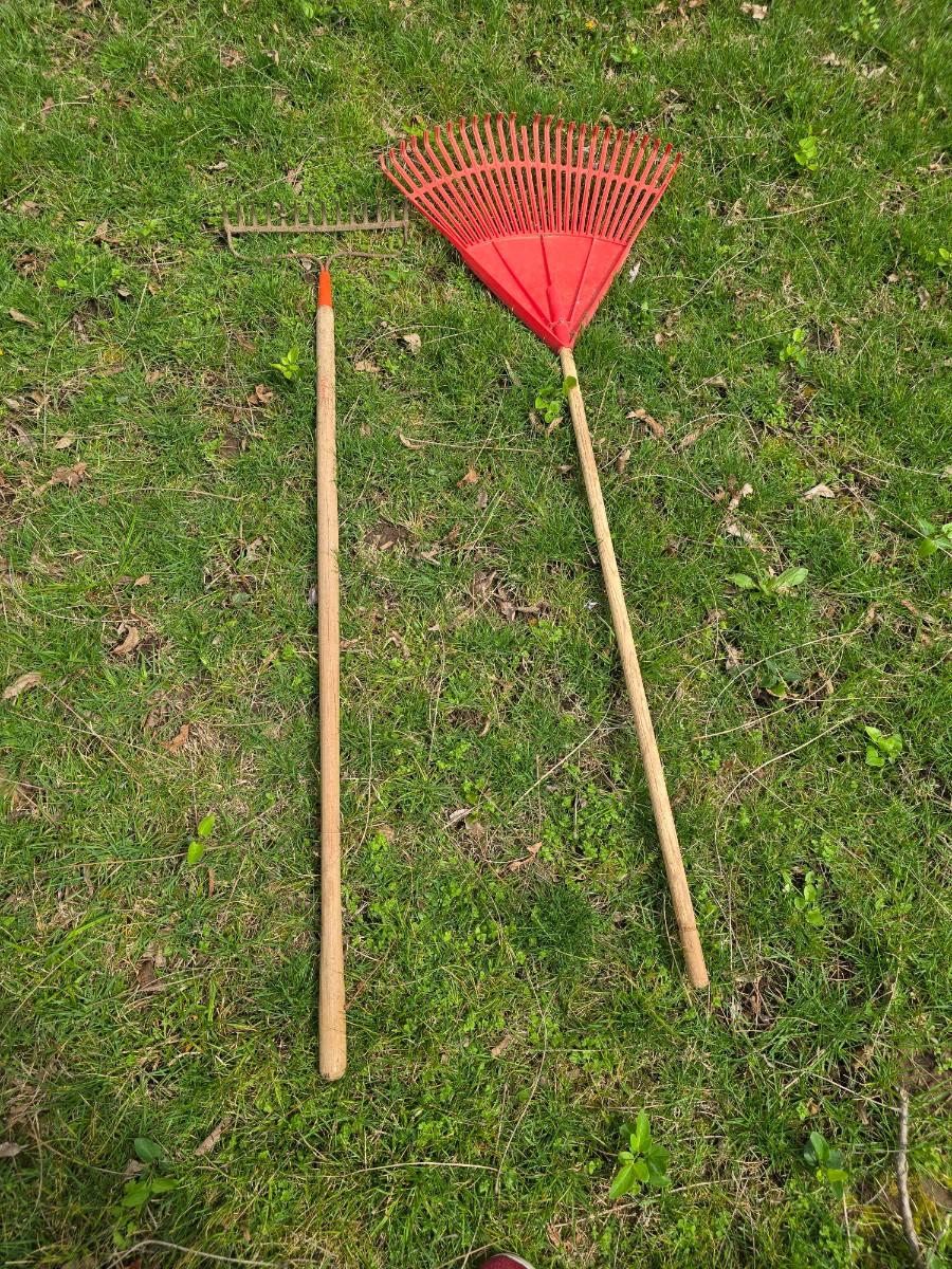 Bok Rake Rakes | EstateSales.org