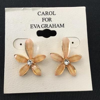 Cute flower stud earrings