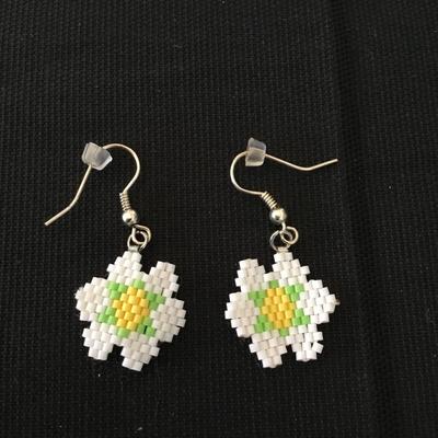 Cute little flower earrings