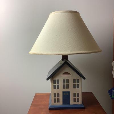 UBL568 Wooden Folk Art House Lamp