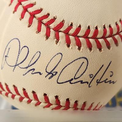 Alfredo Griffin OMLB Signed Autographed Baseball In Collectors Case
