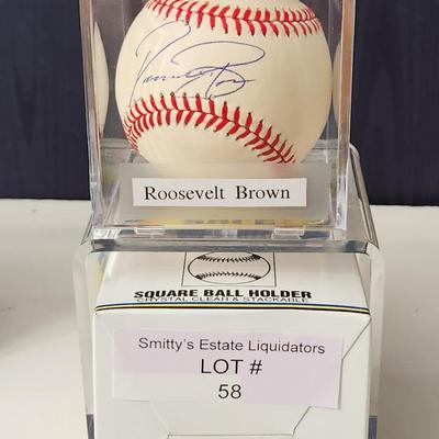 Roosevelt Brown OMLB Signed Autographed Baseball In Collectors Case