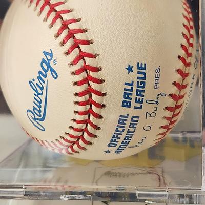Matt Lawton OMLB Signed Autographed Baseball In Collectors Case