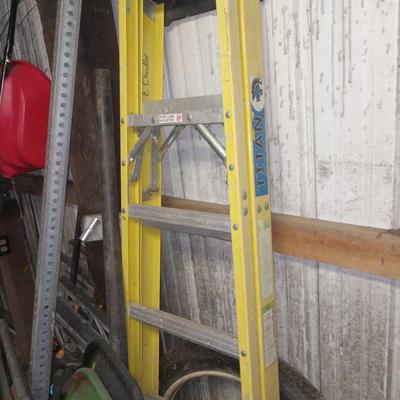 Fiberglass step ladder