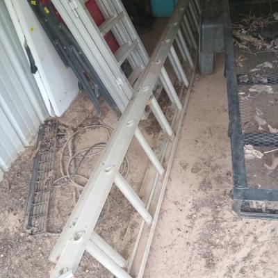 Aluminum ladder