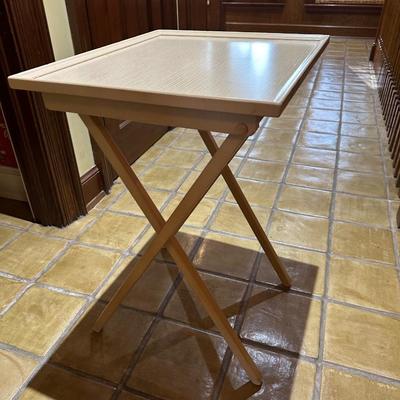 Woodcraft Mfg. Table TV Trays