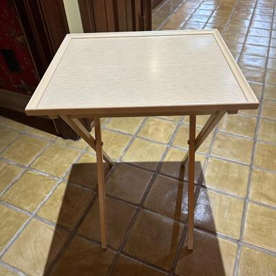 Woodcraft Mfg. Table TV Trays