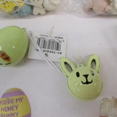 Assortment Of Easter Decorations Ornaments Bunnies Eggs Baskets Choice 1