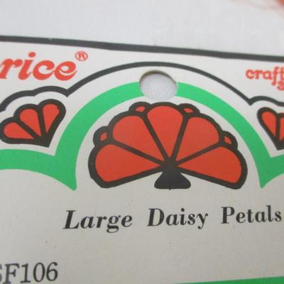Darice Petal Assortments Made In Hong Kong Choice 3