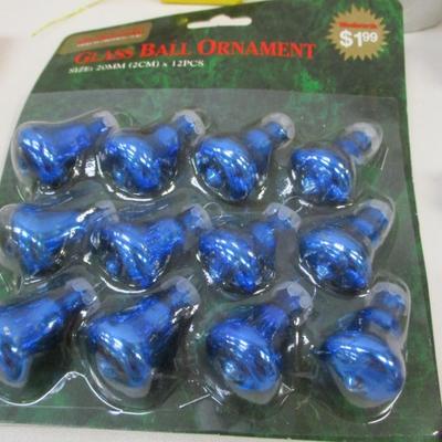 Assortment Of Christmas Decor Ornaments Lighted Table Top Christmas Tree Lot 5