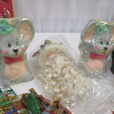Assortment Of Christmas Decor Ornaments Lighted Table Top Christmas Tree Lot 5