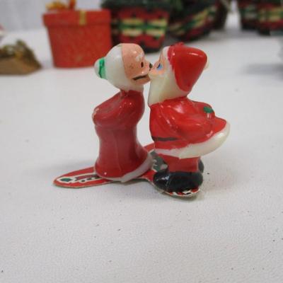 Assortment Of Christmas Decor Ornaments Lighted Table Top Christmas Tree Lot 5