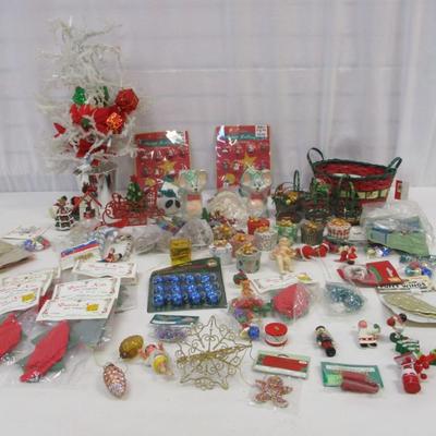 Assortment Of Christmas Decor Ornaments Lighted Table Top Christmas Tree Lot 5