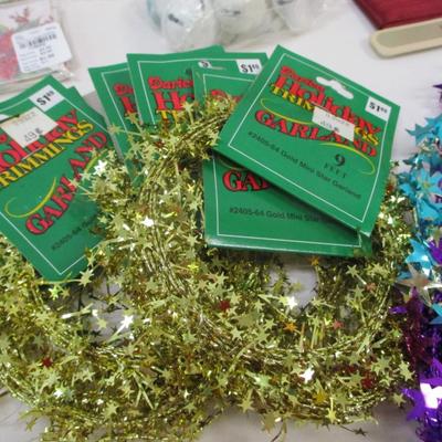 Curling Ribbon New & Used Holiday Trimmings Garland Ribbon To Make Bows Lillian Vernon Pleated Lanterns Lot 7