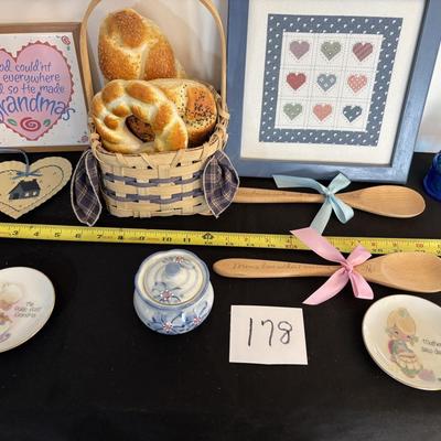 Grandmas Kitchen Lot
