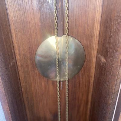 ANTIQUE GRANDFATHER PENDULUM CHIMING CLOCK THAT WORKS!