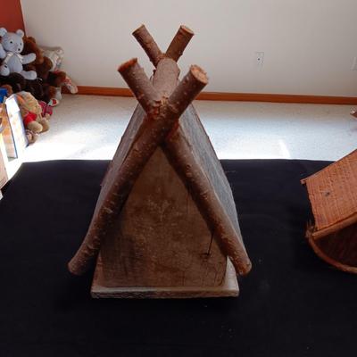 2 UNIQUE BIRDHOUSES