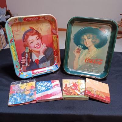 2 COCA-COLA TRAYS AND COCKTAIL NAPKINS