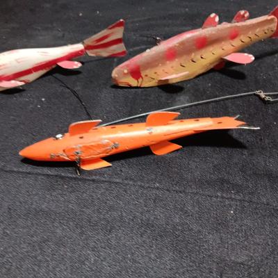 LARGE WOODEN FISHING LURES WITH TIN FINS