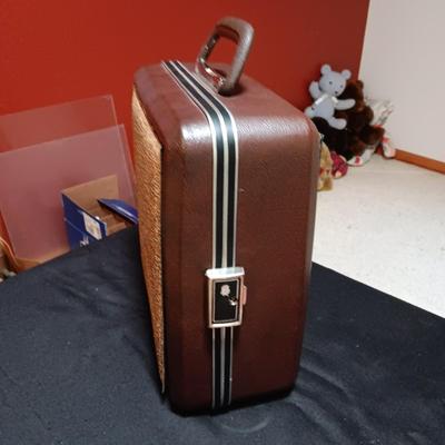 PORTABLE BAR, DRINK RECIPE PAMPHLETS AND MORE