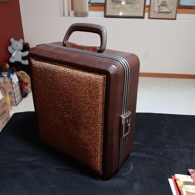 PORTABLE BAR, DRINK RECIPE PAMPHLETS AND MORE