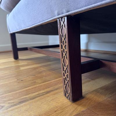 Chippendale Style Sofa (D-DZ)