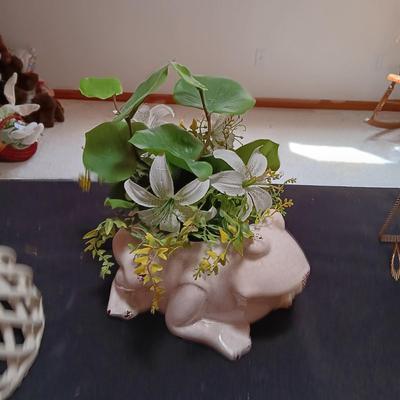 TERRA COTTA FROG W/PLASTIC LILIES AND A CERAMIC LACED BOWL