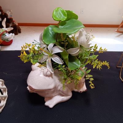 TERRA COTTA FROG W/PLASTIC LILIES AND A CERAMIC LACED BOWL