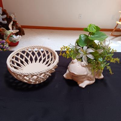 TERRA COTTA FROG W/PLASTIC LILIES AND A CERAMIC LACED BOWL