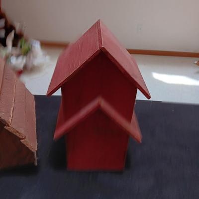 2 BIRDHOUSES