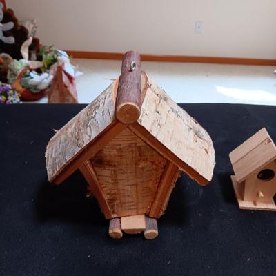 2 BIRDHOUSES