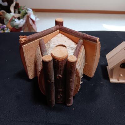 2 BIRDHOUSES