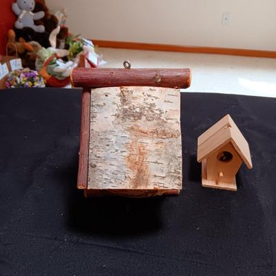 2 BIRDHOUSES