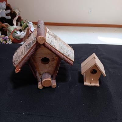 2 BIRDHOUSES