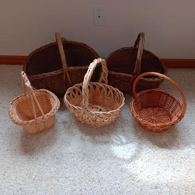 AN ASSORTMENT OF BASKETS