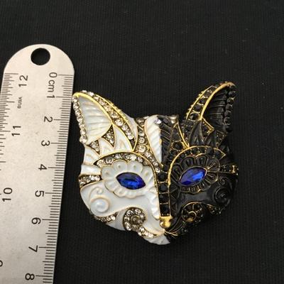 Super cool, enameled rhinestone masquerade cat brooch