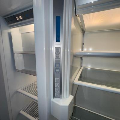 600 Sub Zero Model: 695/03
