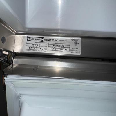 600 Sub Zero Model: 695/03
