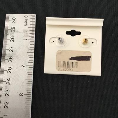 Beautiful vintage Australian crystal Emerald green stud earrings