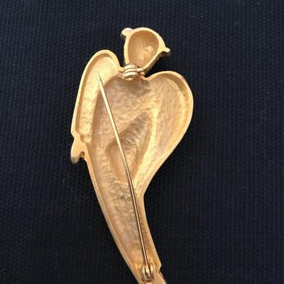 Vintage enamel, pearl essence, angel pin, gold tone, cream colored halo