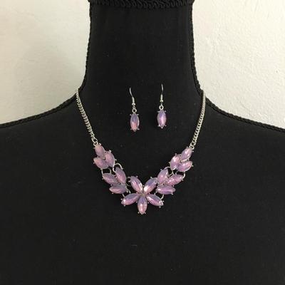 Beautiful, pink iridescent, silver toned necklace, earring set