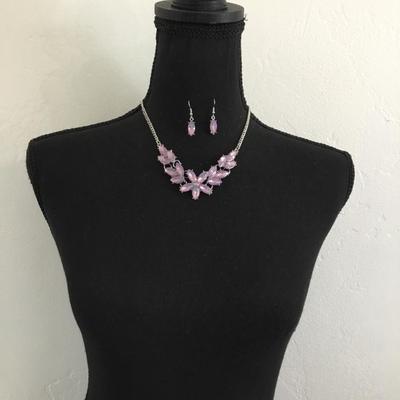 Beautiful, pink iridescent, silver toned necklace, earring set