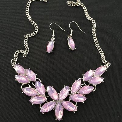 Beautiful, pink iridescent, silver toned necklace, earring set