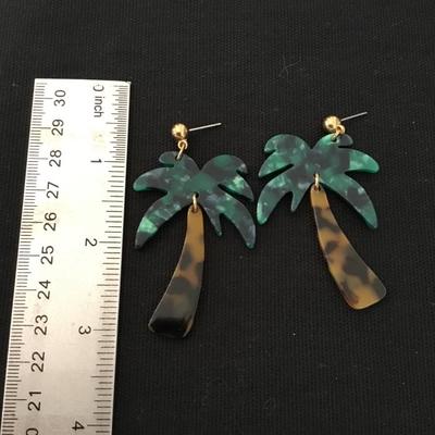 Cute acrylic, palm tree earrings