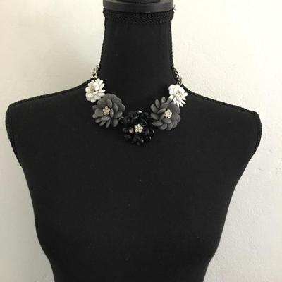 Super cute, silver tones, acrylic, flowers & rhinestone statement necklace