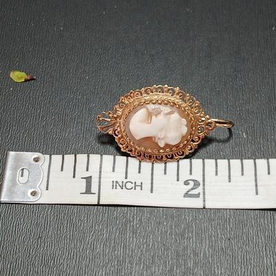 Beautiful Vintage 14K Yellow Gold Carved Shell Lady Cameo Dangle Drop Earrings