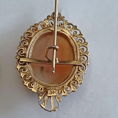 Beautiful Vintage 14K Yellow Gold Carved Shell Lady Cameo Dangle Drop Earrings