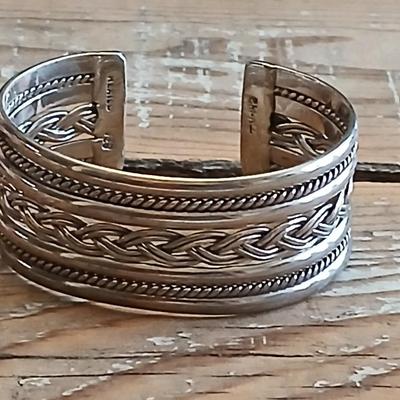 Beautiful .925 Mexico marked bracelet