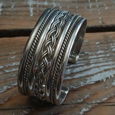 Beautiful .925 Mexico marked bracelet